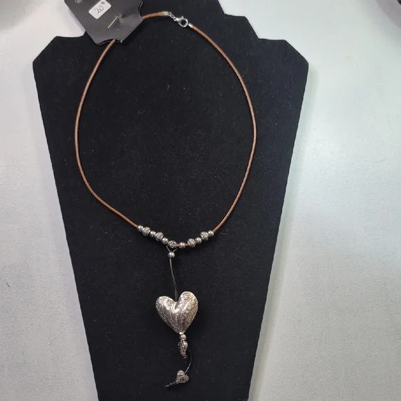 Silver Colored Triple Heart Pendant Necklace (J44) - Picture 3 of 5